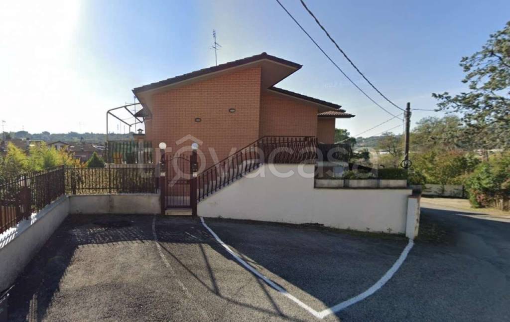 Appartamento in vendita a Sant'Angelo Romano via degli Oleandri 24