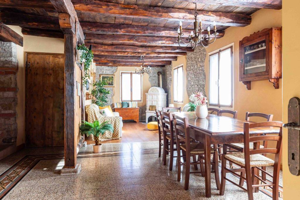 Casa Indipendente in in vendita da privato a Revine Lago vicolo Ombra, 14