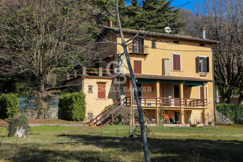 Villa in vendita a Salò localita' san bartolomeo