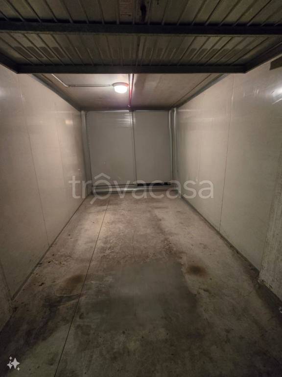 Garage in vendita a Milano via dei Carafa, 3
