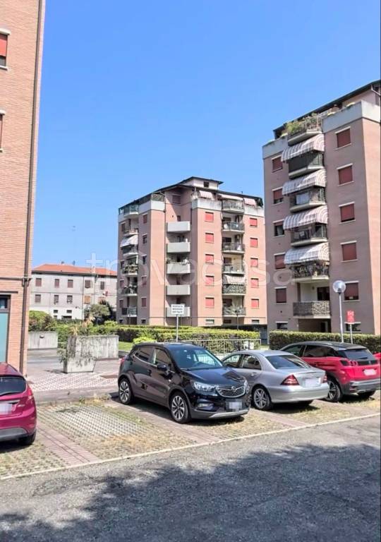 Appartamento in in vendita da privato a Reggio nell'Emilia via Liguria, 14