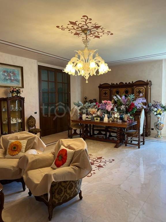 Villa Bifamiliare in vendita a Reggio nell'Emilia via Victor Marie Hugo
