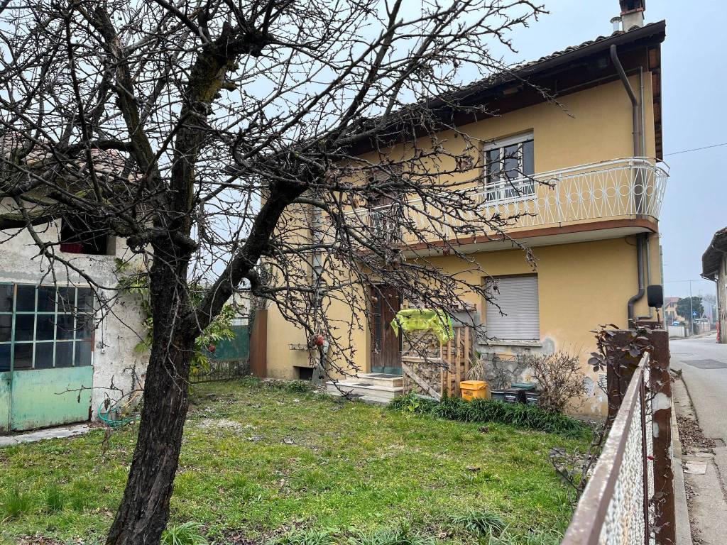 Villa in vendita a Martignacco via 4 Novembre, 29