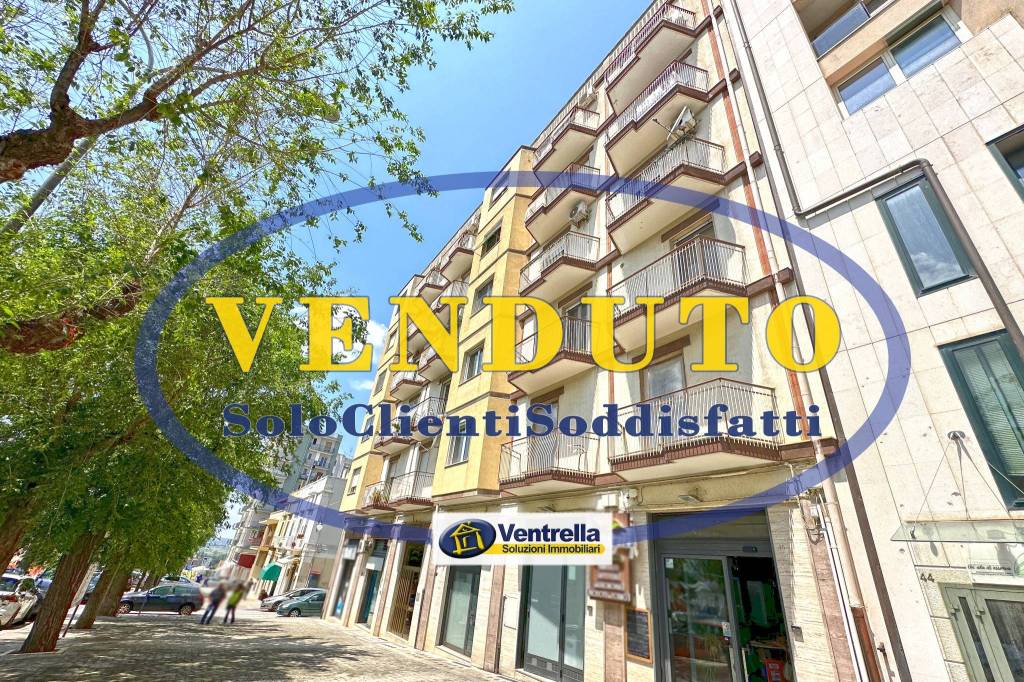 Appartamento in vendita a Putignano via Roma