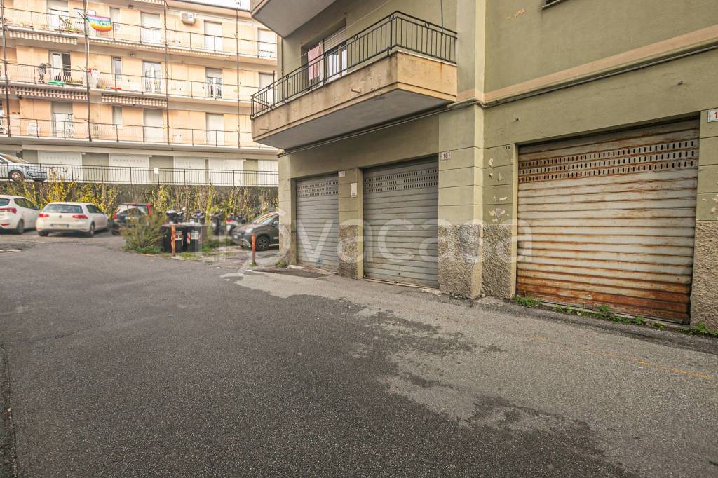 Garage in affitto a Campomorone via Circonvallazione, 2