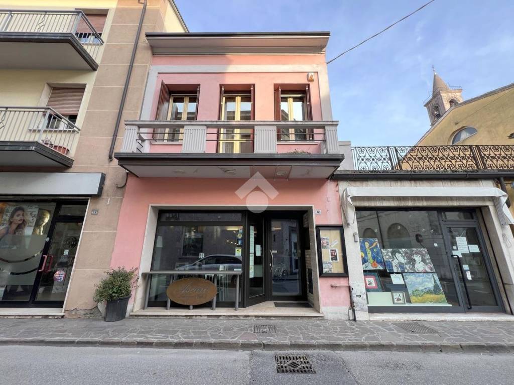 Bar in vendita ad Asola via Giuseppe Garibaldi
