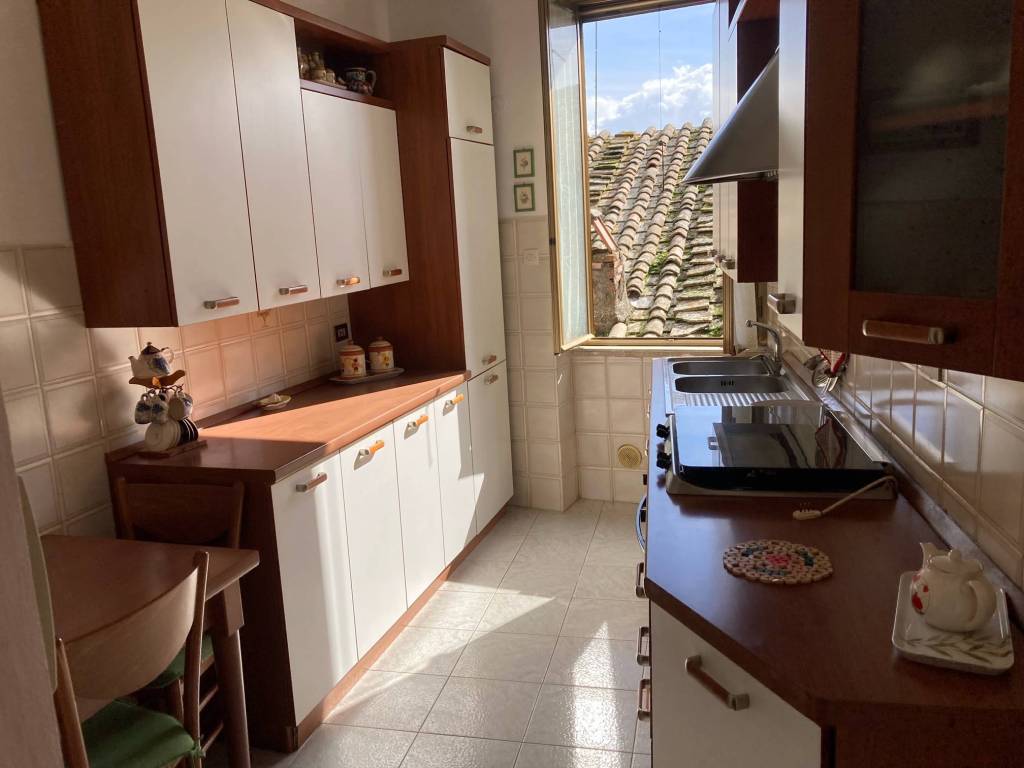 Appartamento in vendita a Capranica via Castelvecchio