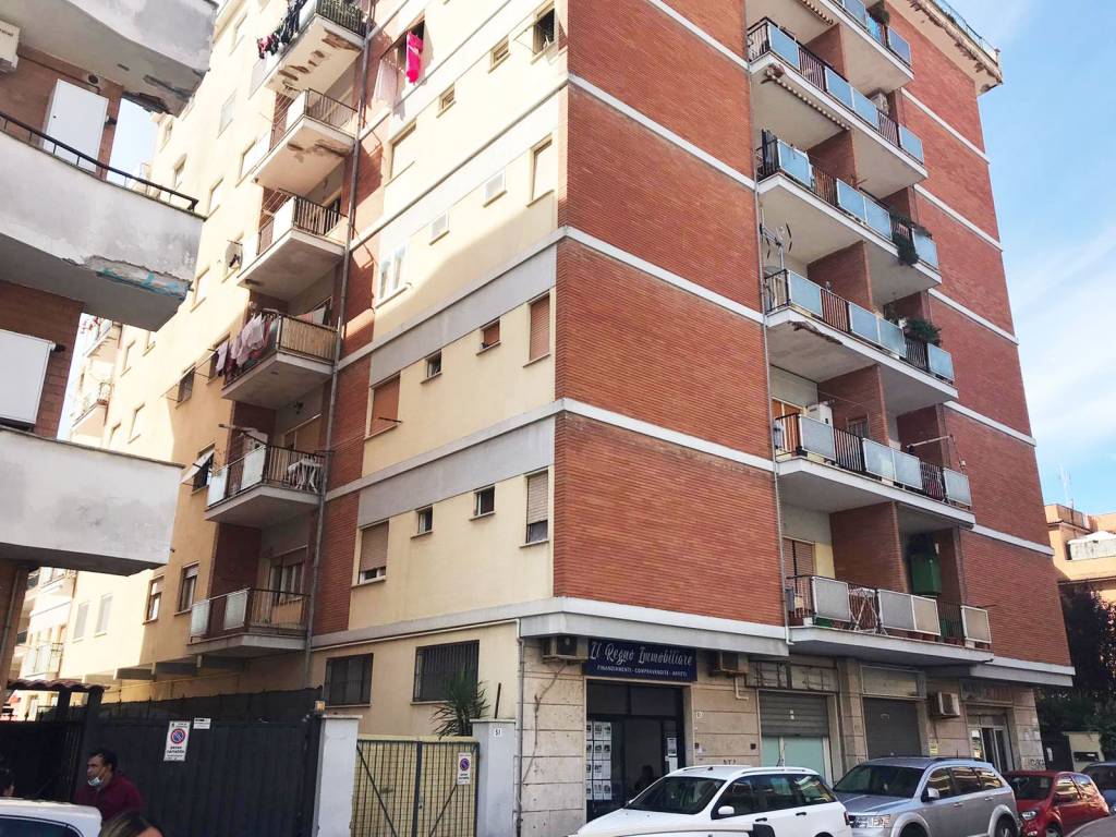 Appartamento in vendita a Ladispoli via Napoli