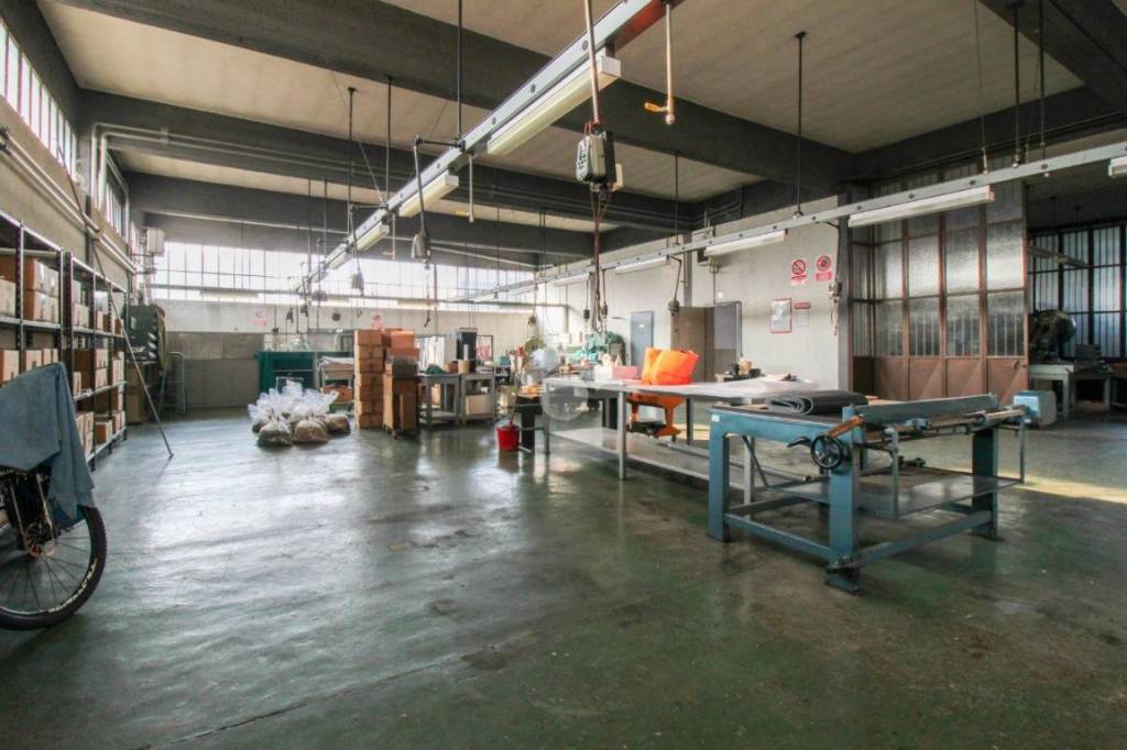Capannone Industriale in vendita a Pontoglio via Giuseppe Mazzini, 6