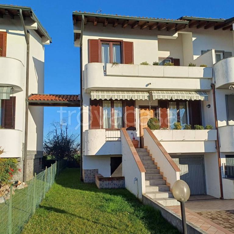Villa Bifamiliare in vendita a Fornovo San Giovanni via dei Ceppi