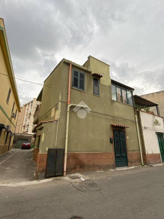 Casa Indipendente in vendita a Palermo via Sperone, 69