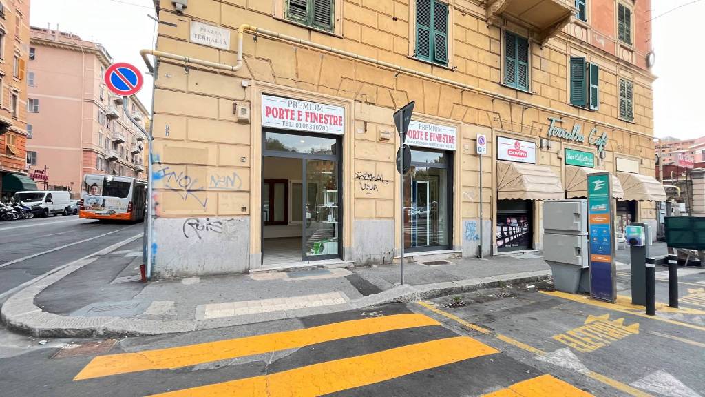 Negozio in vendita a Genova piazza Terralba, 41r