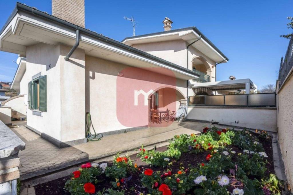 Villa in vendita a Fonte Nuova viale alessandro manzoni s.n.c