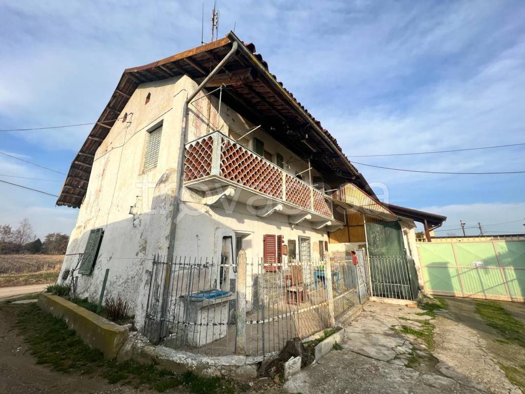 Casa Indipendente in vendita a Rivarolo Canavese via San Pietro, 1