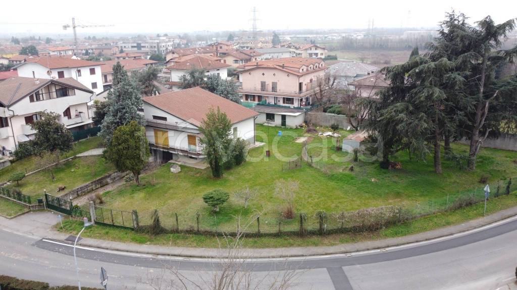 Villa in vendita a Trezzano Rosa via 1 Maggio, 9