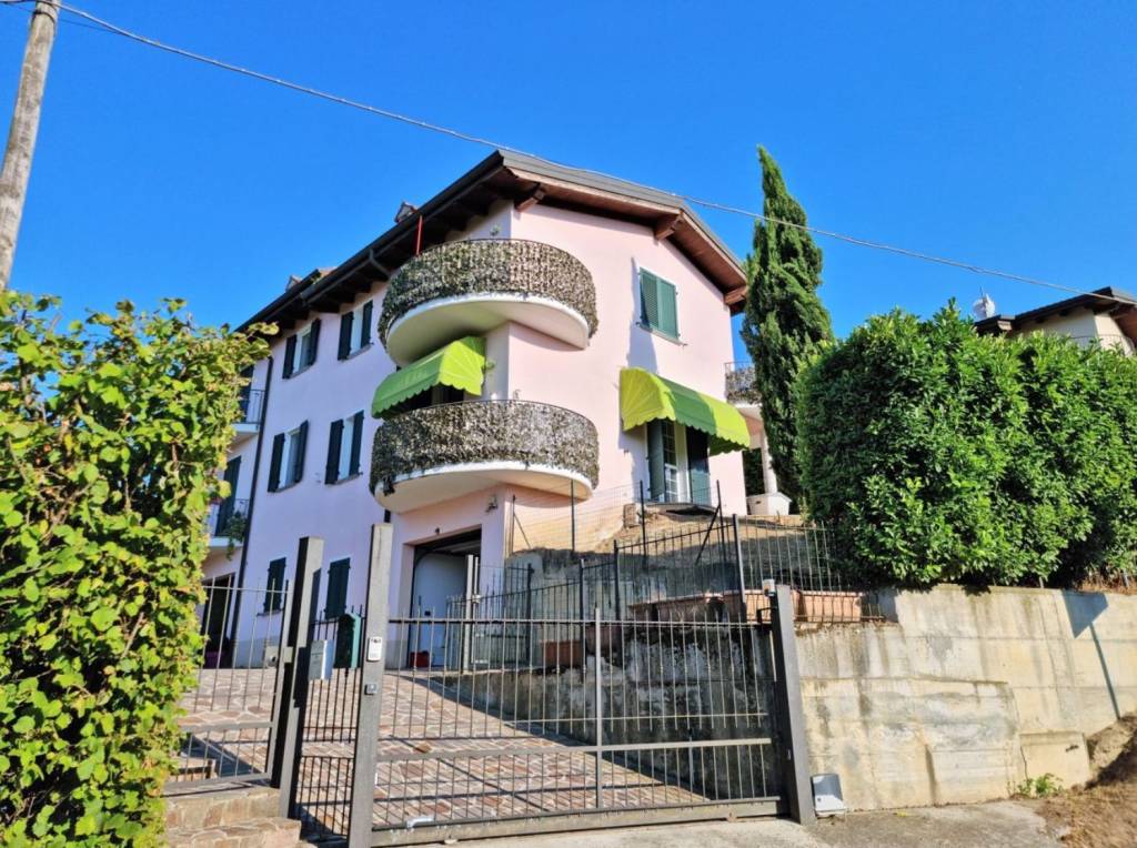 Villa in vendita a Zenevredo frazione Cascina Vecchia, 12