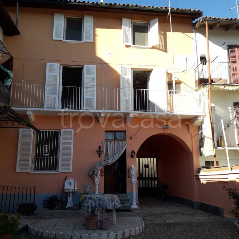 Casale in vendita a Refrancore via Vittorio Alfieri, 3