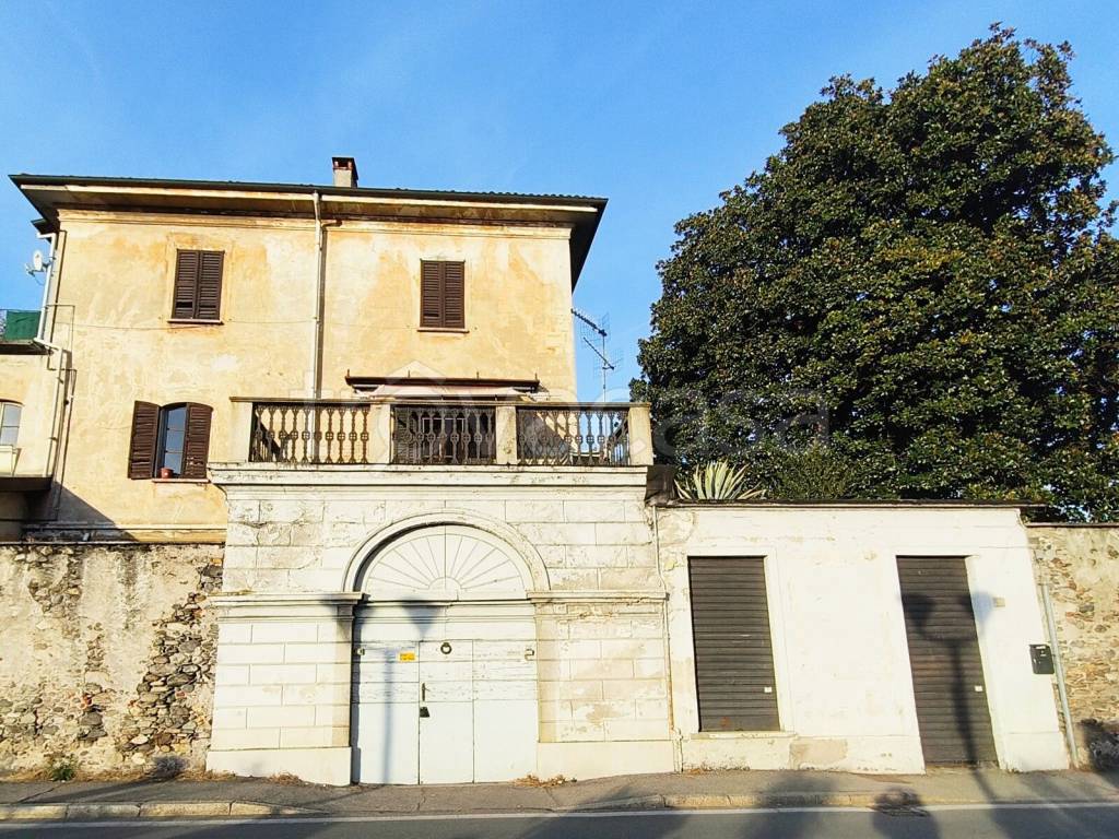 Villa Bifamiliare in vendita a Verbania corso Lorenzo Cobianchi