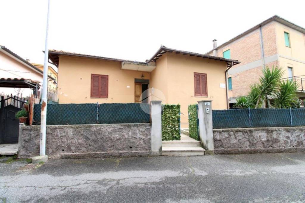 Casa Indipendente in vendita a Fara in Sabina via Sant'Antimo, 19