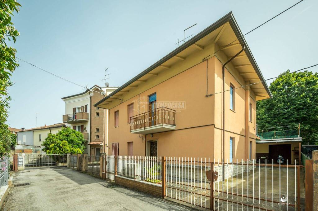 Casa Indipendente in vendita a Cesena via Elba 56