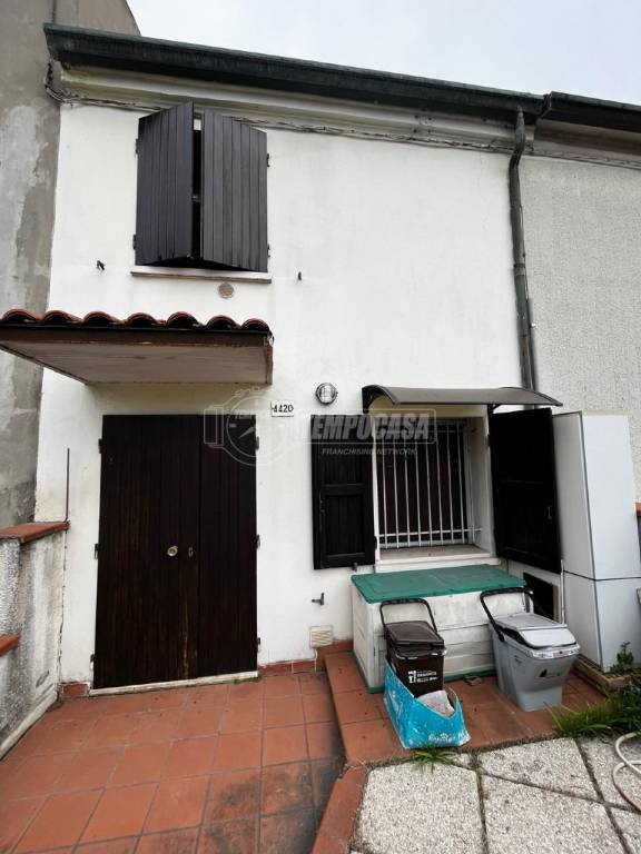 Casa Indipendente in vendita a Cesena via Cervese 4420