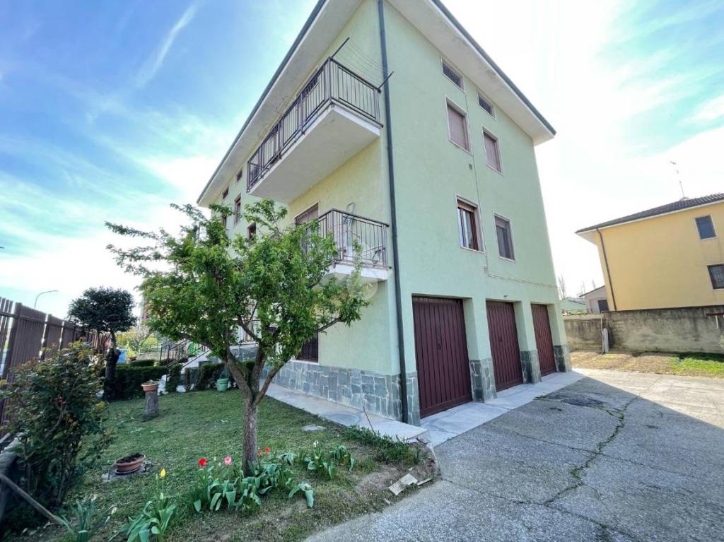 Appartamento in vendita a Peschiera Borromeo via Giacomo Leopardi, 10