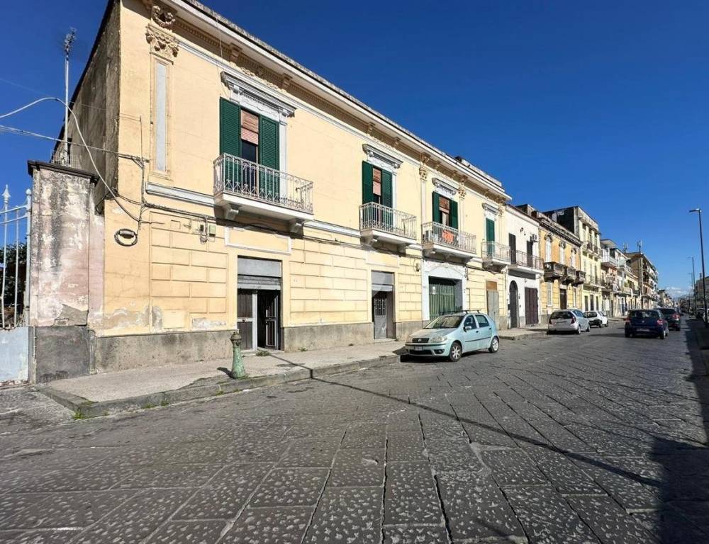 Appartamento in vendita a Napoli via Nuovo Tempio, 85