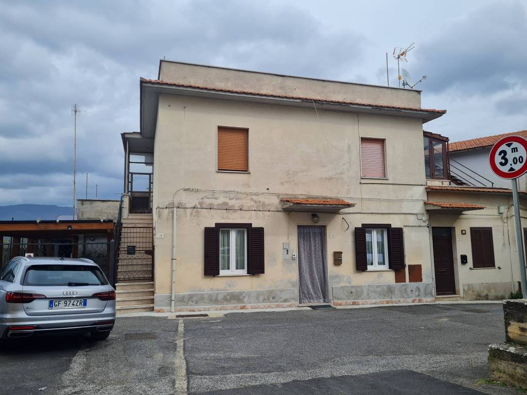 Appartamento in vendita a Castelnuovo di Farfa via Santa Maria, 1