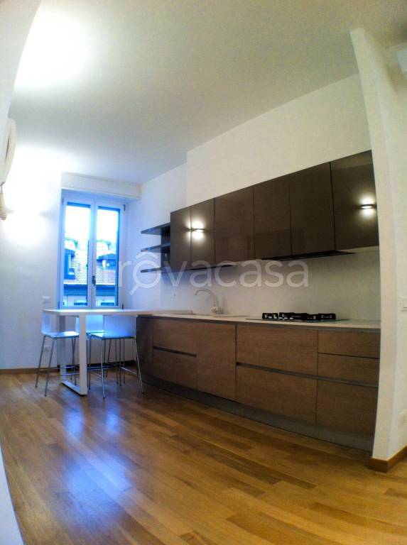 Appartamento in affitto a Milano viale Regina Giovanna, 32