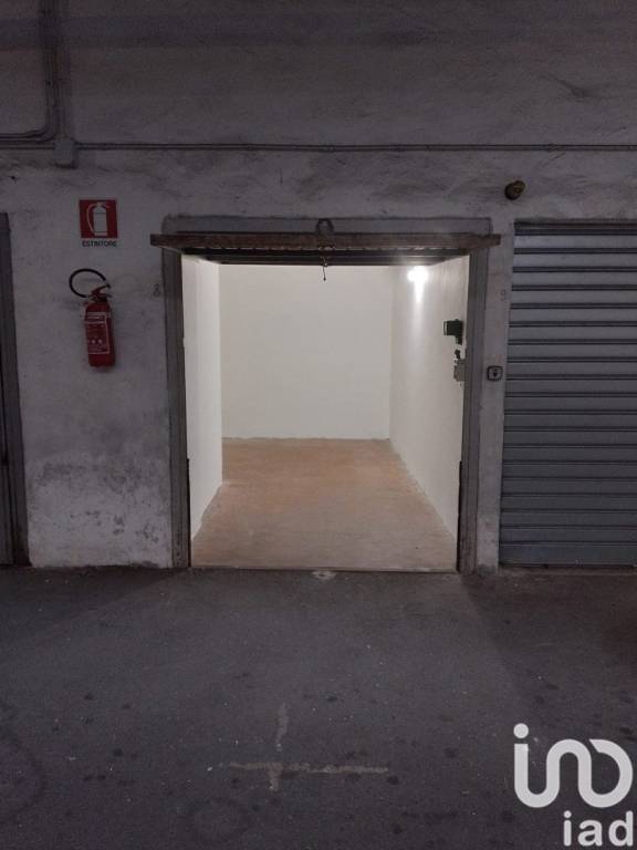 Garage in vendita a Genova