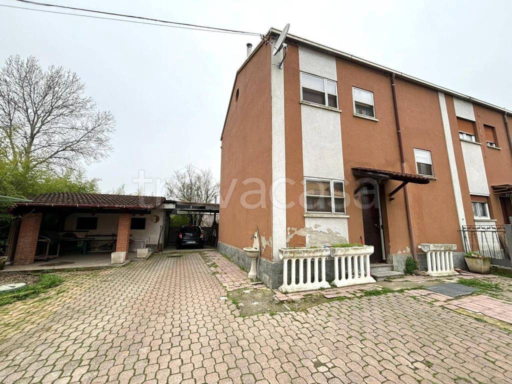 Villa a Schiera in vendita ad Alessandria via Spinetta Marengo - Bottazzi