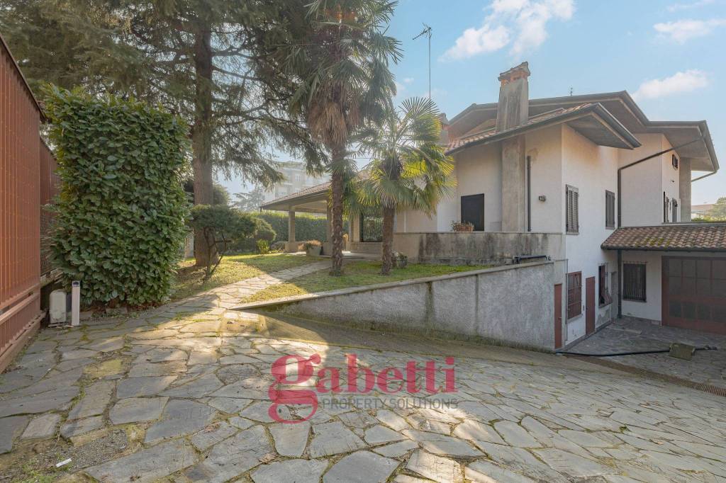 Villa Bifamiliare in vendita a Cologno Monzese via Augusto Righi, 6