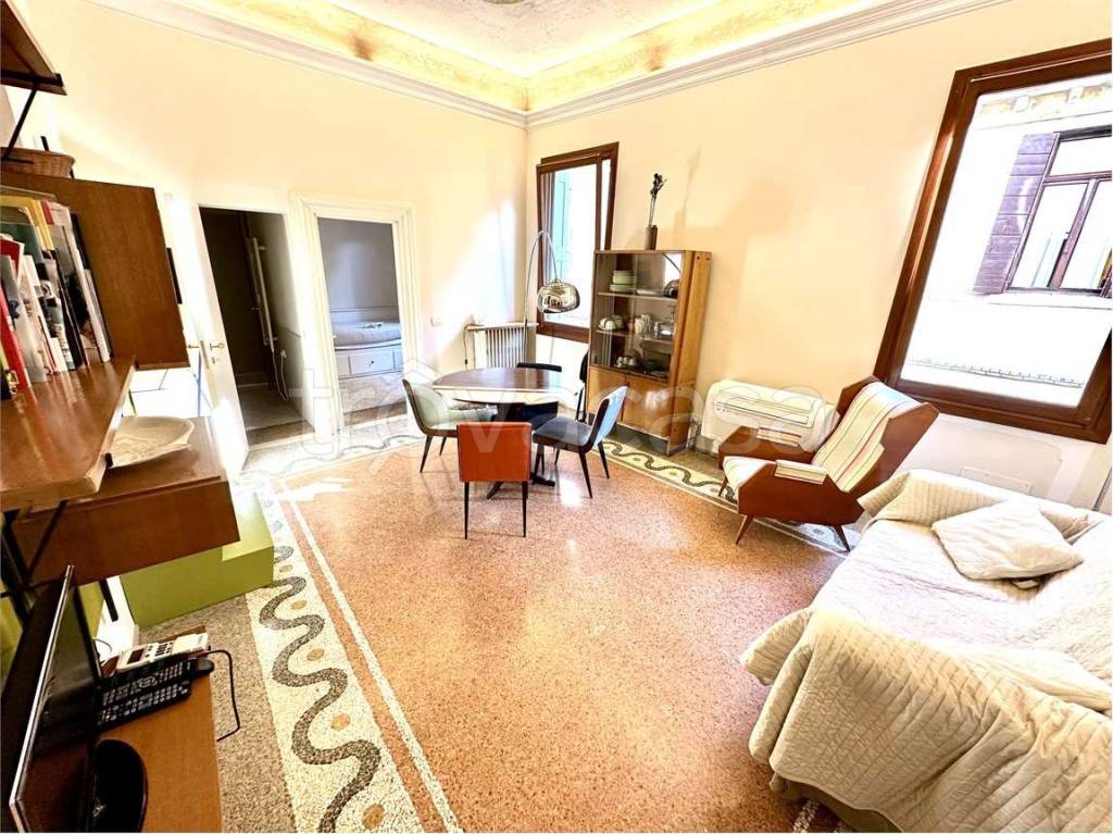 Appartamento in vendita a Venezia calle del Pestrin, 3474/a
