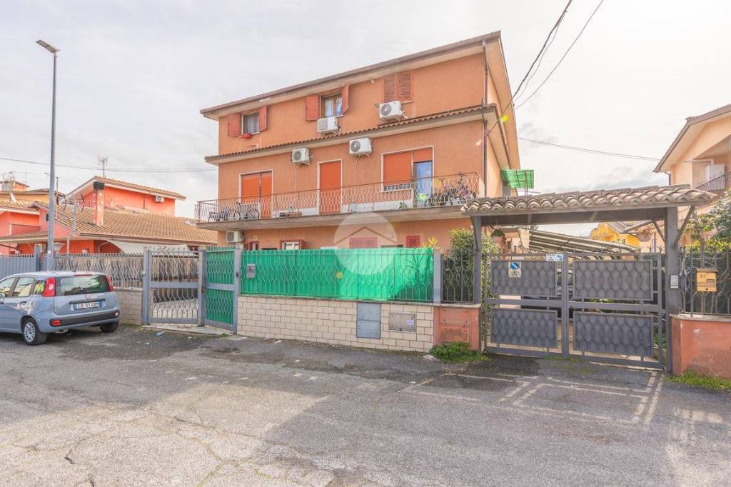 Appartamento in vendita a Roma via Sant'Elpidio a Mare, 1