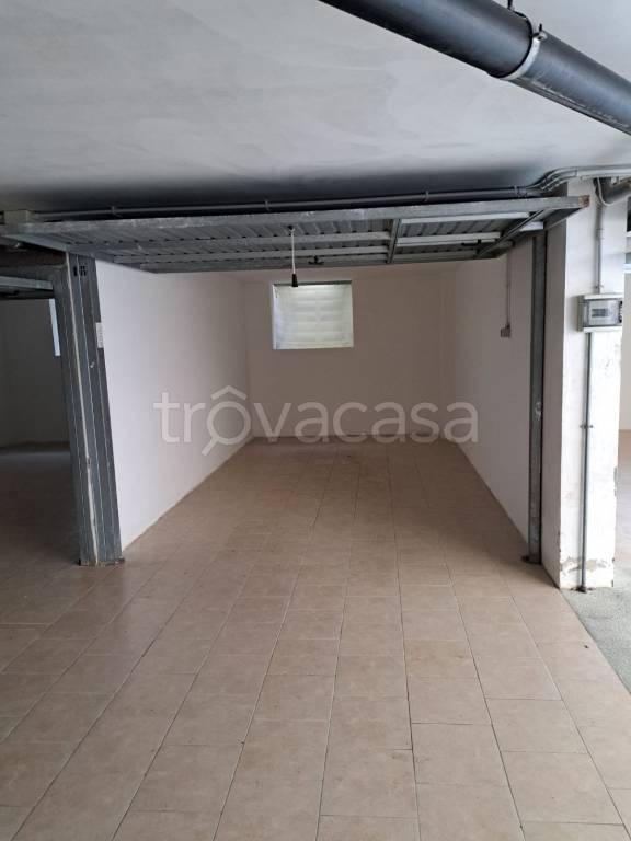 Garage in vendita a Grottammare lungomare Alcide De Gasperi, 16