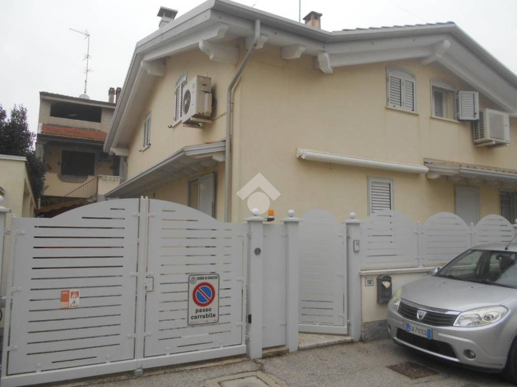 Villa Bifamiliare in vendita a Comacchio via Maggiore Leggero, 18