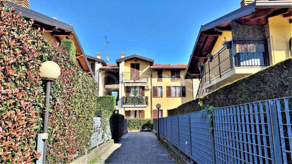 Appartamento in vendita a Ponte San Pietro via Giacomo Leopardi, 42