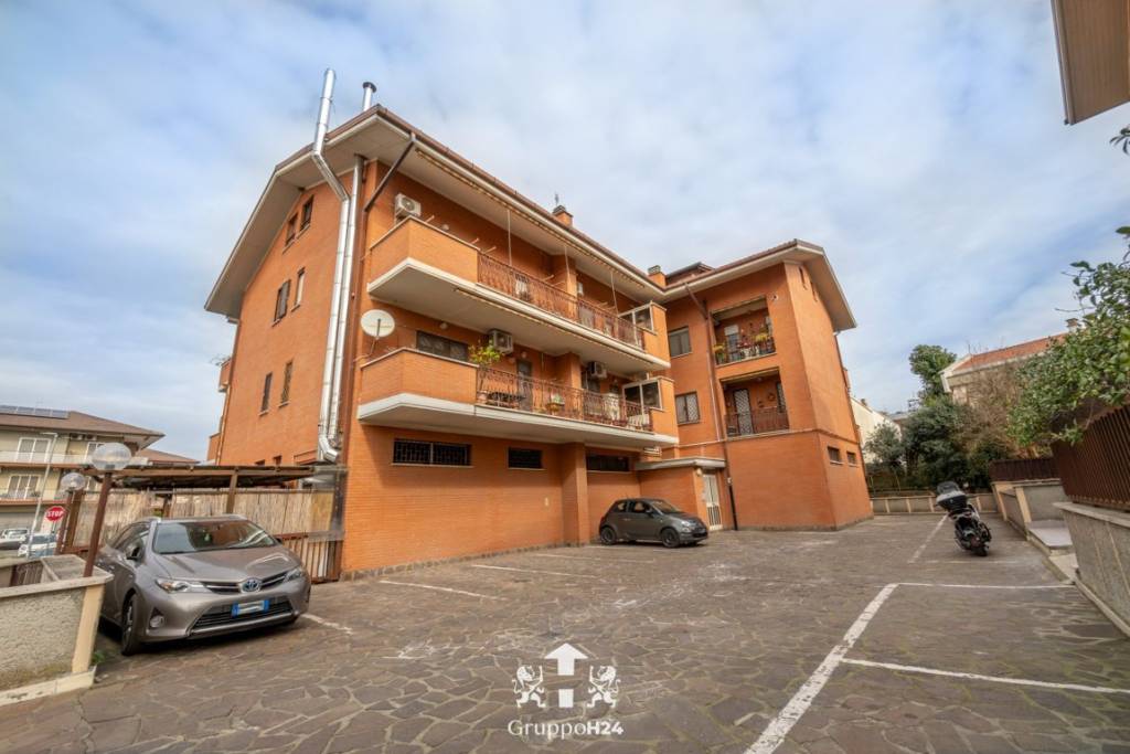 Appartamento in vendita a Marino via Eugenio Curiel, 1