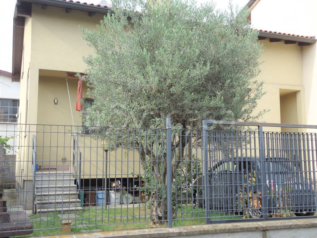 Villa in vendita a Pozzuolo Martesana via Sant'Anna