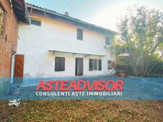 Casa indipendente all'asta a crescentino frazione san genuario, via ferrarini, 10/12