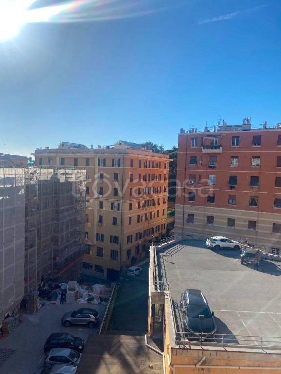Appartamento in affitto a Genova via Annibale Passaggi