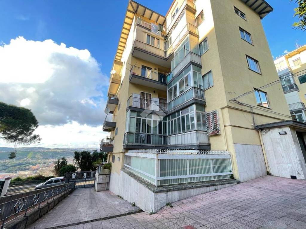 Appartamento in affitto a Napoli via de Bonis Giovanni Generale, 55
