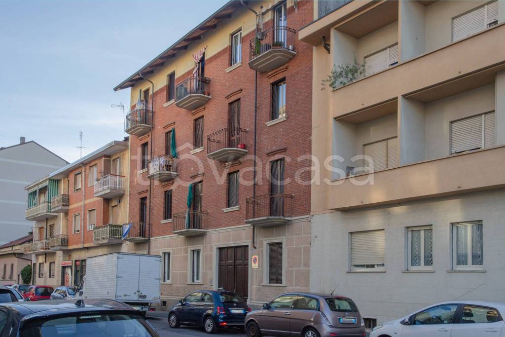 Appartamento in vendita a Torino via Vipacco, 20