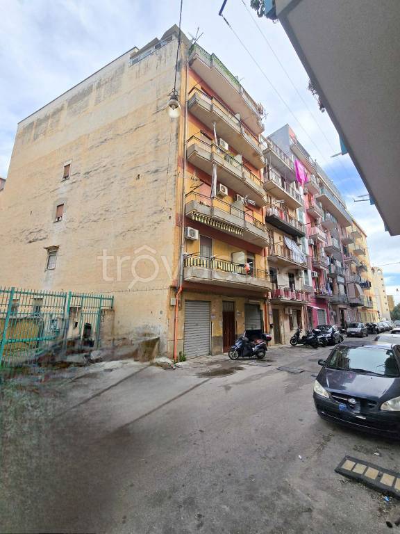 Appartamento in vendita a Palermo via Ustica, 11