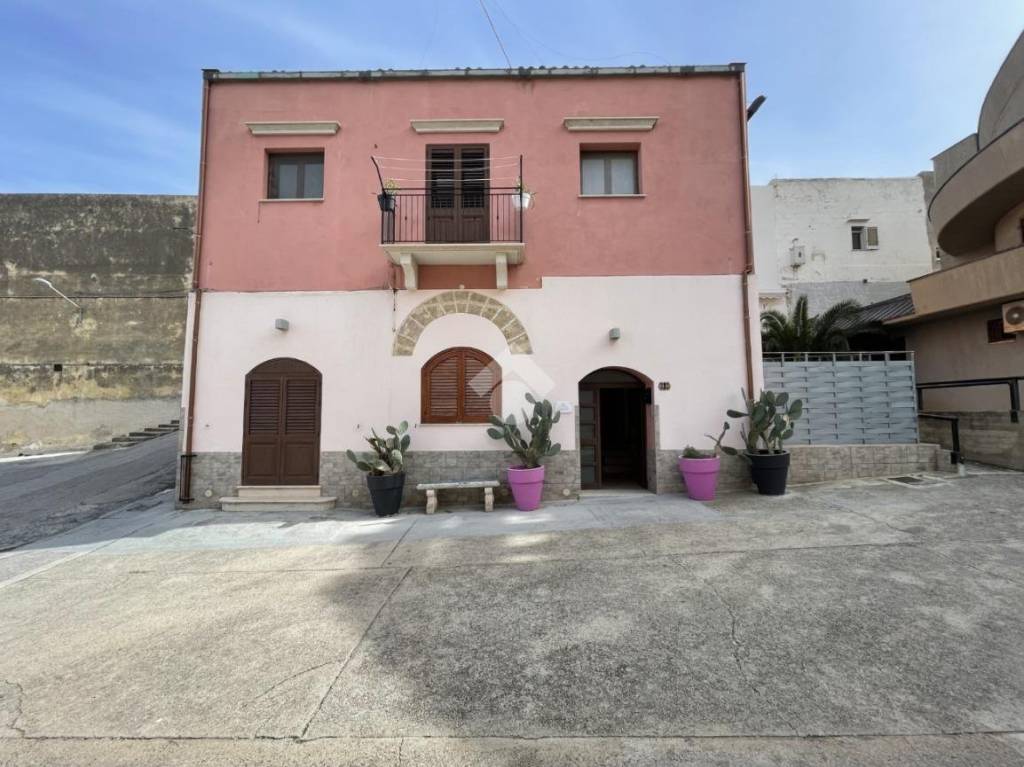 Casa Indipendente in vendita a Castellammare del Golfo via Cappuccini, 6