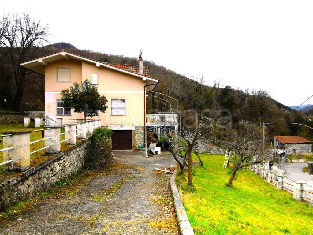 Villa Bifamiliare in in vendita da privato a Sambuci via Nuova Piana, 1