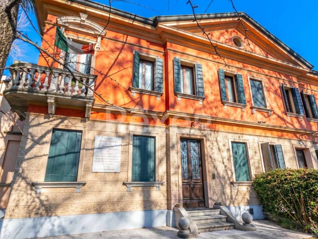 Villa Bifamiliare in vendita a Treviso viale Fratelli Cairoli 81