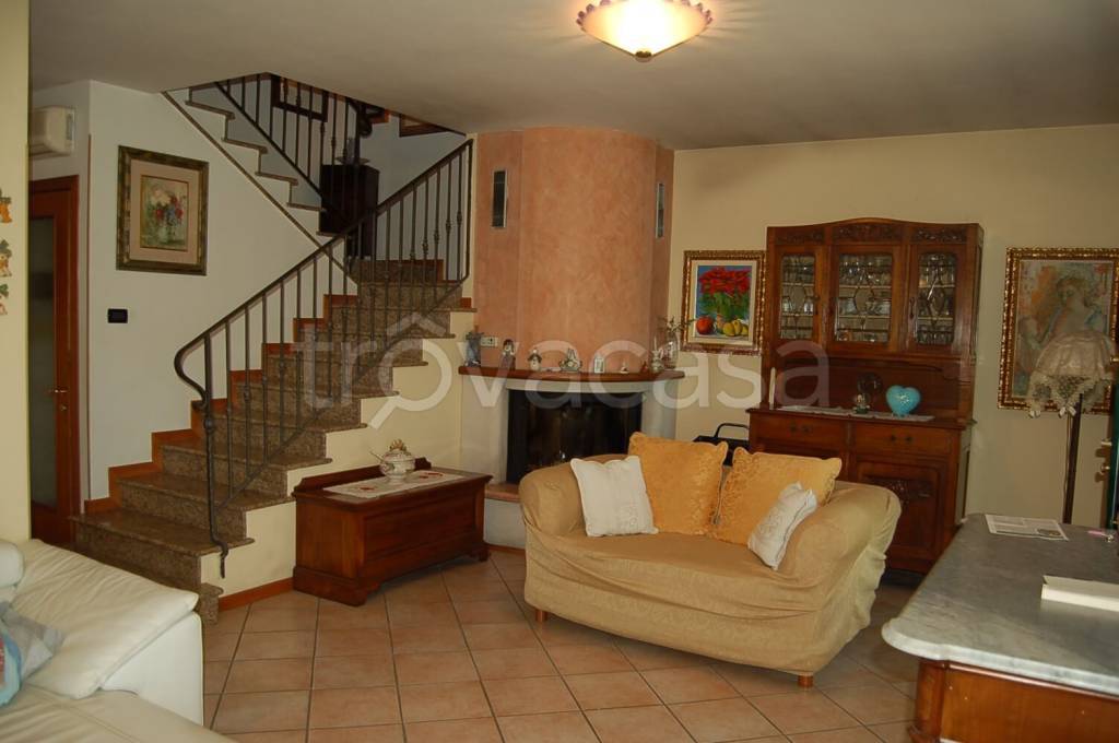 Villa a Schiera in vendita a Carmignano di Brenta via Monsignor Belluzzo