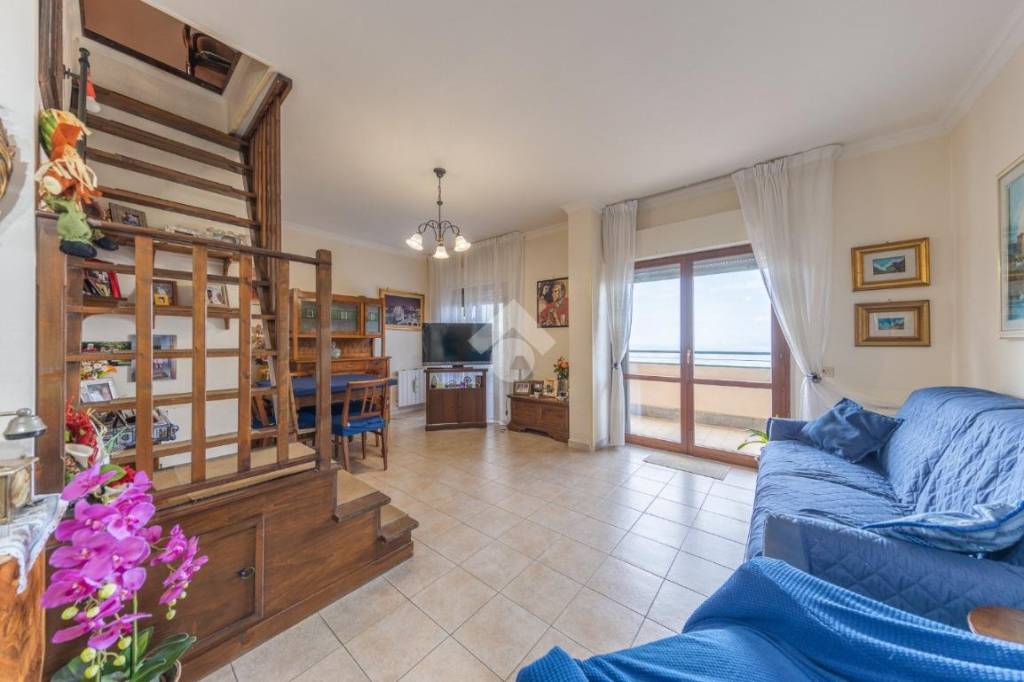 Appartamento in vendita a Monte Porzio Catone via VVX Luglio, 11