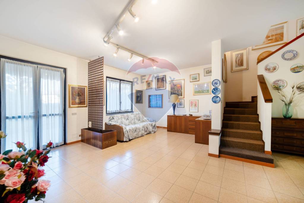 Villa in vendita a Brugherio via Nino Bixio, 39